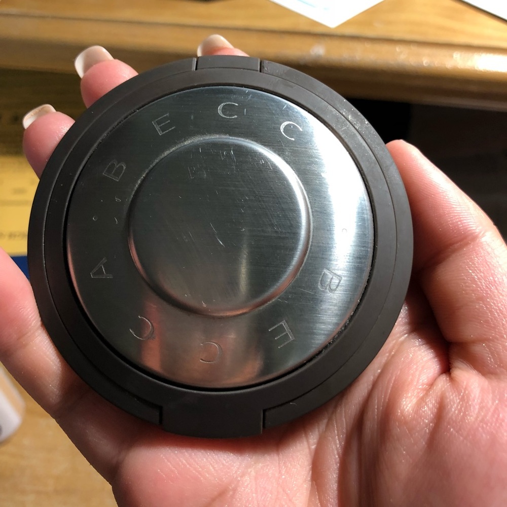 BECCA OPAL HIGHLIGHTER